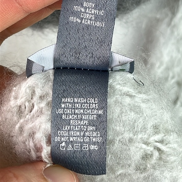 AERIE SCARF DARK GRAY AND LIGHT GRAY FUZZY KNIT ONE SIZE 22x80 NWOT - Picture 3 of 7